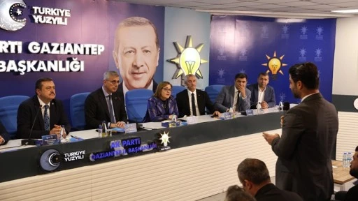 Sağlık Bakanı Memişoğlu Ak Parti Gaziantep Teşkilatı ile buluştu