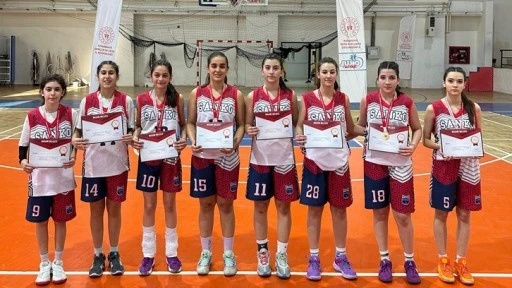 Sanko Okulları Yıldız Kız Basketbol Takımı bölge şampiyonu oldu