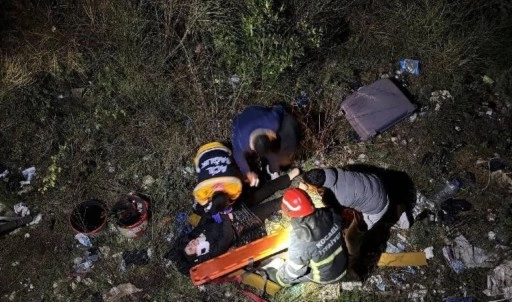 Selfie çekerken 5 metre yükseklikten düştü!