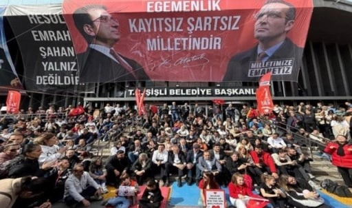 Şişli Belediyesi'ne kayyum atandı: Yurttaşlar sabaha kadar nöbet tuttu!