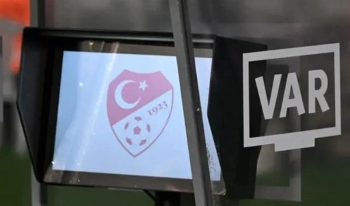 Süper Lig'de ilginç karar! VAR önce golü verdi, sonra ofsayt dedi