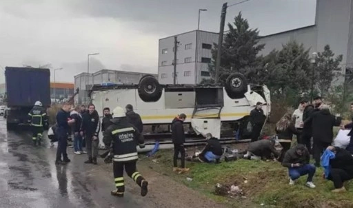 Tekirdağ'da feci kaza... İşçilerin olduğu servis takla attı: 25 yaralı!