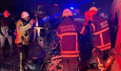 Ters yönde giden otomobil dehşet saçtı! Yeni yılın ilk saatlerinde korkunç kaza: 1 ölü