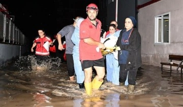 Trabzon'da şiddetli sağanak: Hastaneyi su bastı, hastalar mağdur oldu!