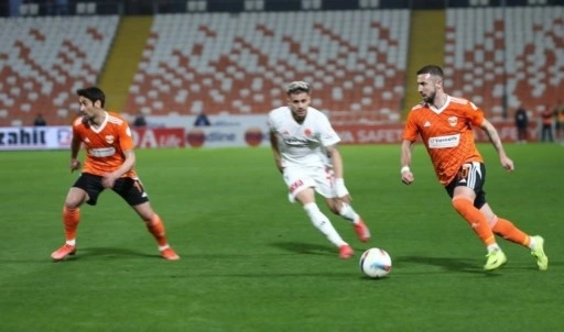 Ümraniyespor 10 kişi kaldı: Adanaspor deplasmanında puanı çıkardı!