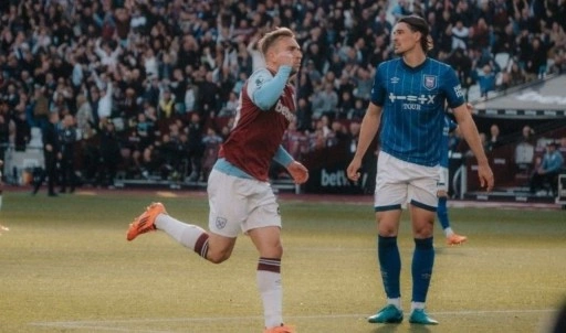 West Ham, Ipswich Town'ı farklı geçti!