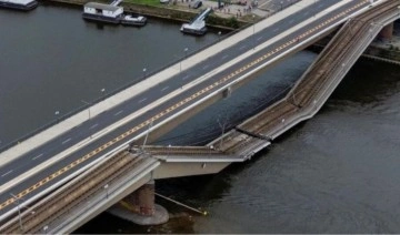 Yollar trafiğe kapatıldı... Almanya’da köprü çöktü!