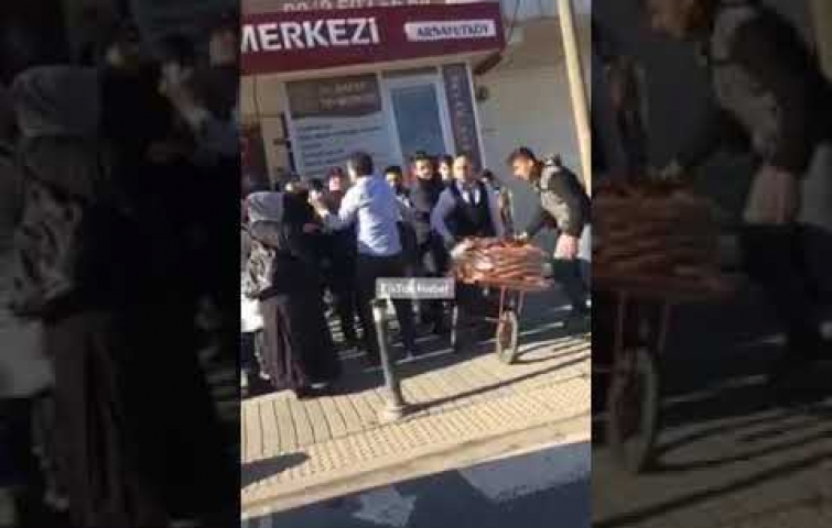 ZABITAYA KIZDI TÜM SİMİTLERİ SATIN ALDI