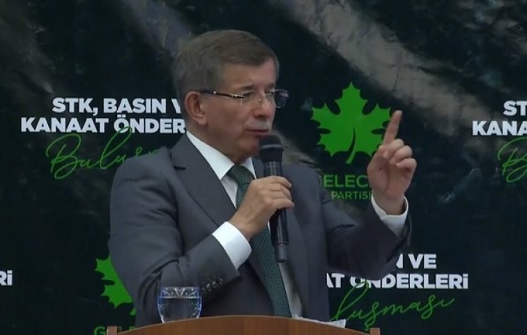 DAVUTOĞLU&#039;NDAN NEBATİ&#039;YE: O BEYİN SENDE YOK!