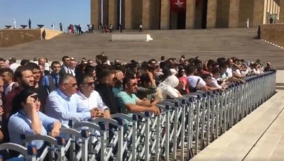 AKP'liler Anıtkabir'de slogan attı! 