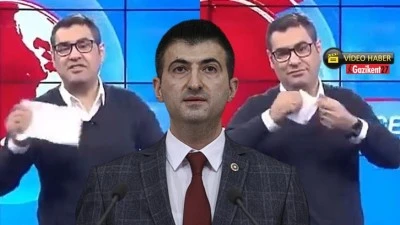 Enver Aysever, canlı yayında Çelebi'ye yazdığı yazıyı yırttı